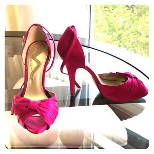 Mia pink fushia heels 2 1/2  sizing 6 1/12